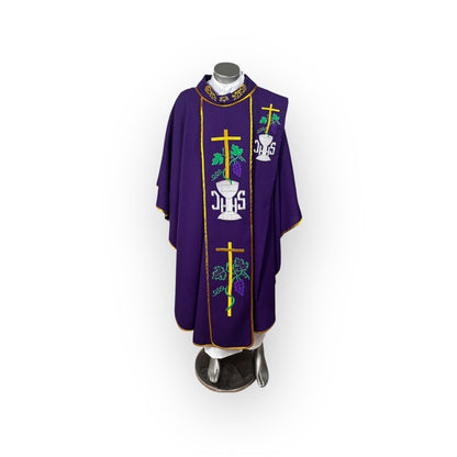 Casulla cuello especial morado