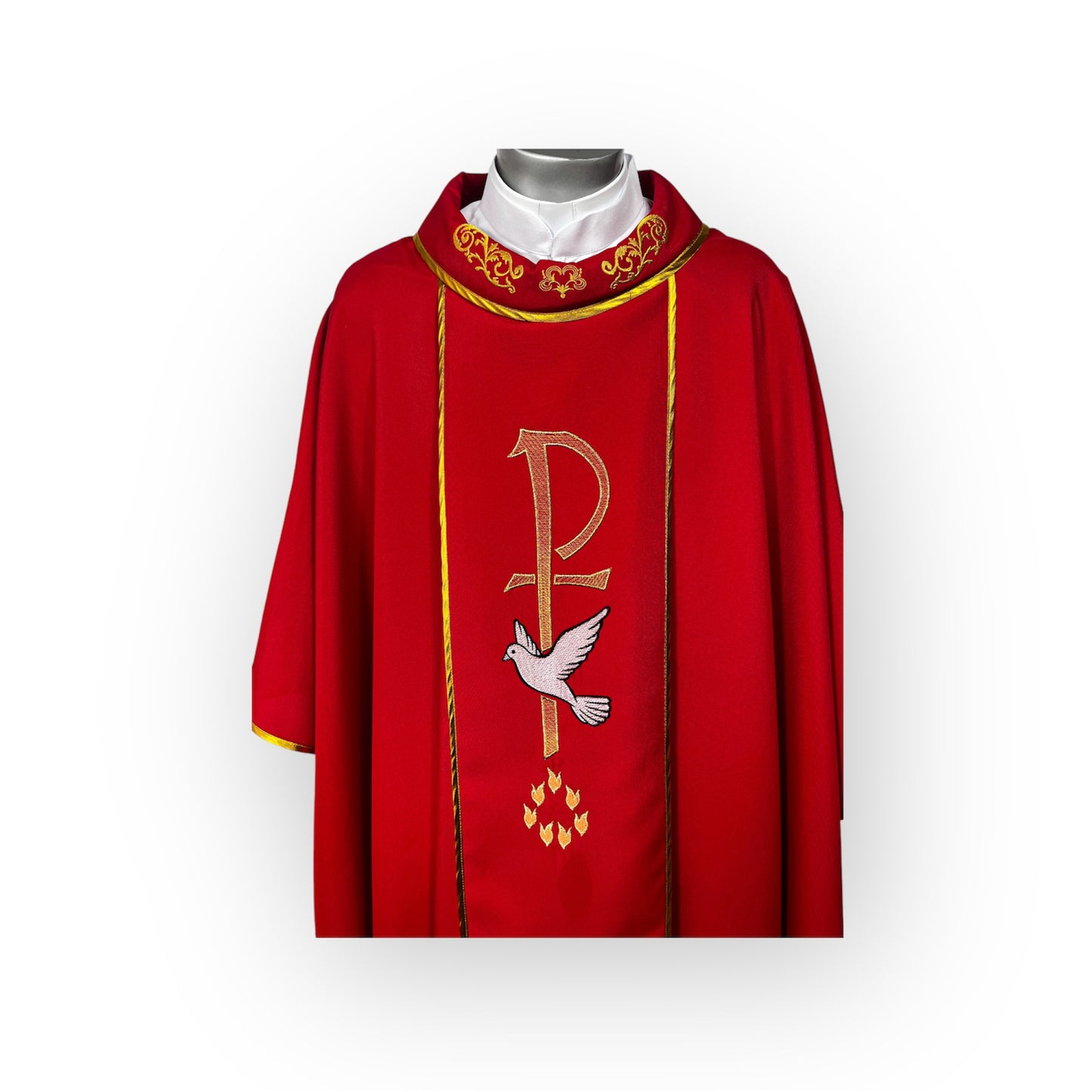 Casulla en lino bordada roja